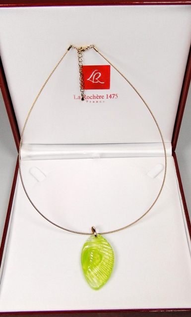 Collier Fantaisie Feuille Ciselé Style Tibétain - Alliage Et Verre Coloré Jaune - Neuf Sans Boîte