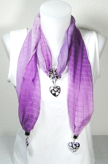 Echarpe foulard bijou triple cœur troué parme