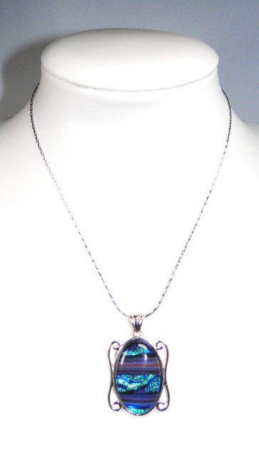 Pendentif verre dichroïque MURANO baroque noir bleu parme irisé sur monture métal – Image 2