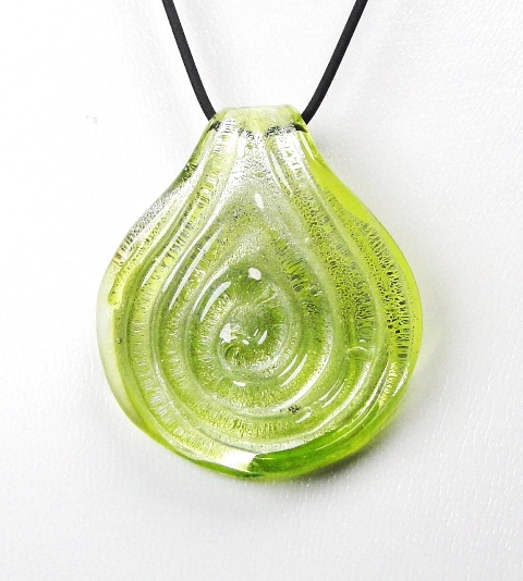 Pendentif verre FACON MURANO palet tourbillon relief vert clair, argenté